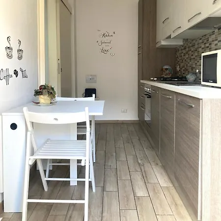 Apartment Coronelli Lovely Studio, Close To Frattini & Gelsomini Metro Station Milan