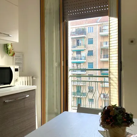 Coronelli Lovely Studio, Close To Frattini & Gelsomini Metro Station Apartamento Milão