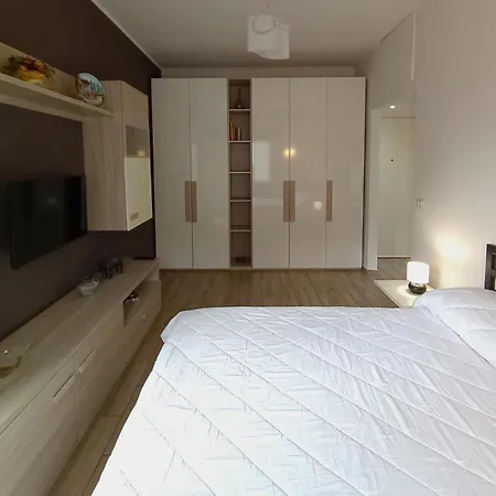 Coronelli Lovely Studio, Close To Frattini & Gelsomini Metro Station アパート *